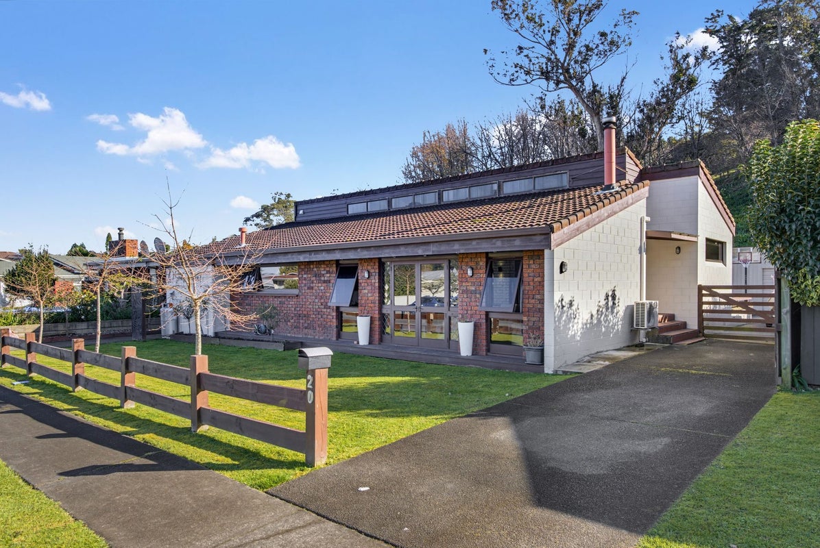 20 Sunvale Crescent, Whataupoko, Gisborne - Carousel 1