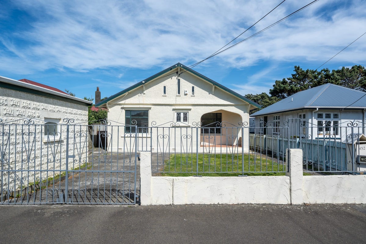 452 Broadway, Miramar, Wellington - Carousel 2