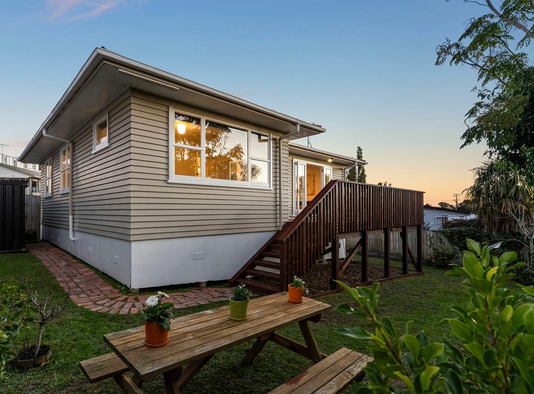 15C Aeroview Drive, Beach Haven, Auckland - Carousel 1