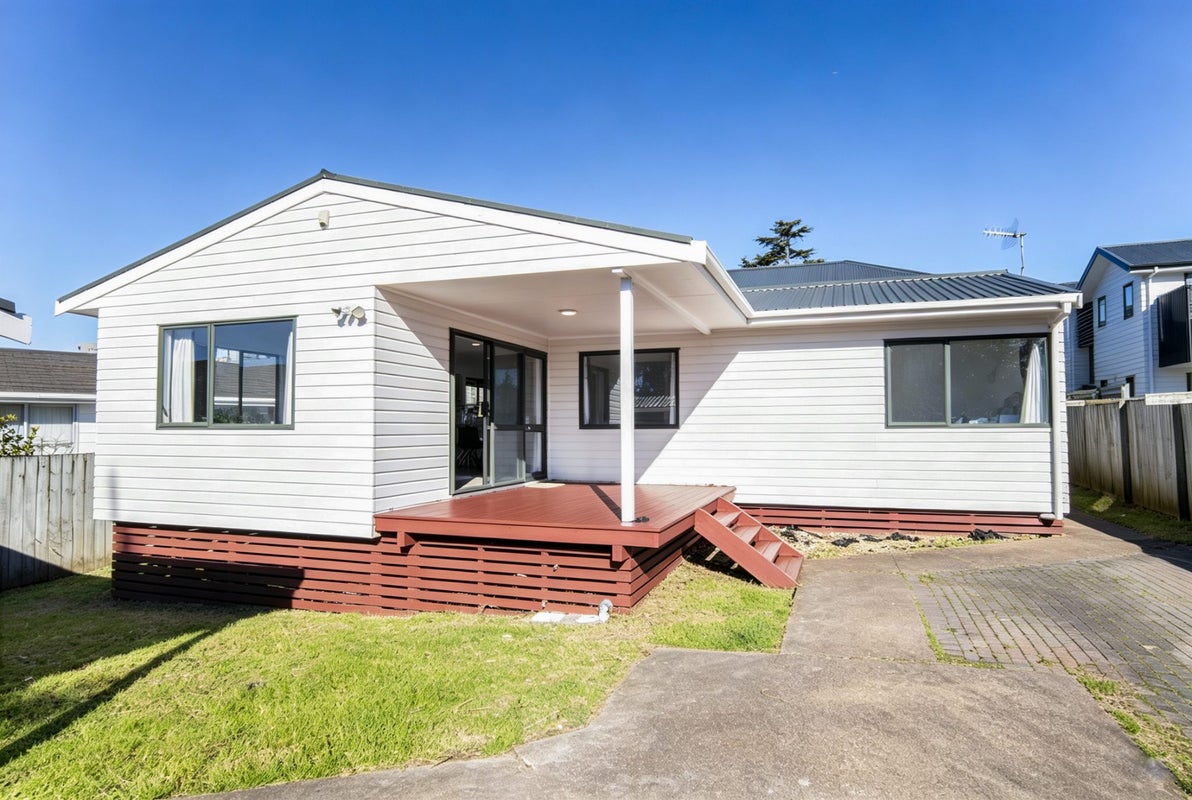 20A Glynnbrooke Street, Te Atatu South, Auckland - Carousel 23