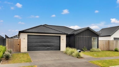 5 Arapawa Street, Belfast, Christchurch - Carousel 1