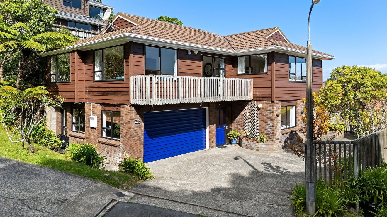 23B Thatcher Crescent, Crofton Downs, Wellington - Carousel 1