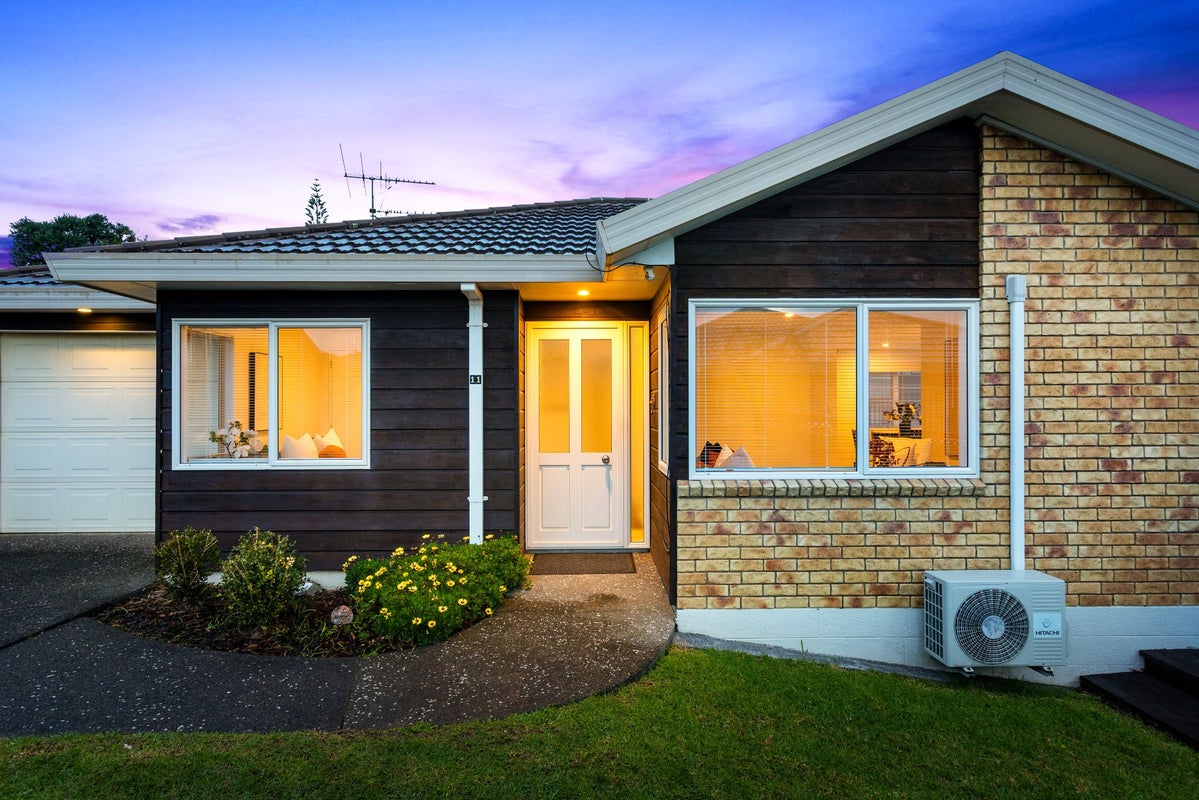 11 Imelda Road, Te Atatu Peninsula, Auckland - Carousel 2