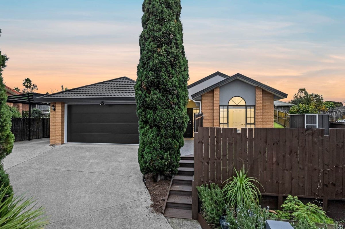 22 Sambrooke Crescent, Flat Bush, Auckland - Carousel 1