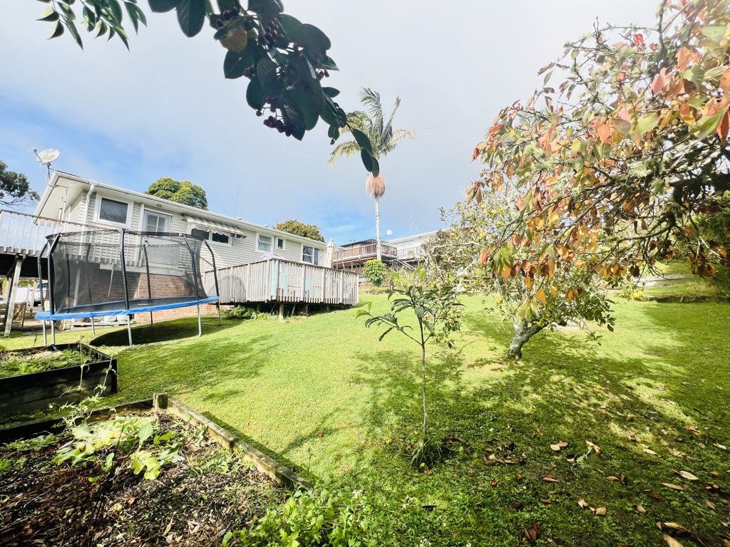 98 Deep Creek Road, Torbay, Auckland - Carousel 1