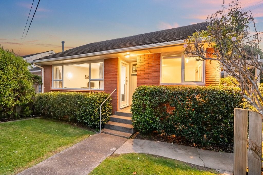 1/5 Rosebank Avenue, Avalon, Lower Hutt - Carousel 2