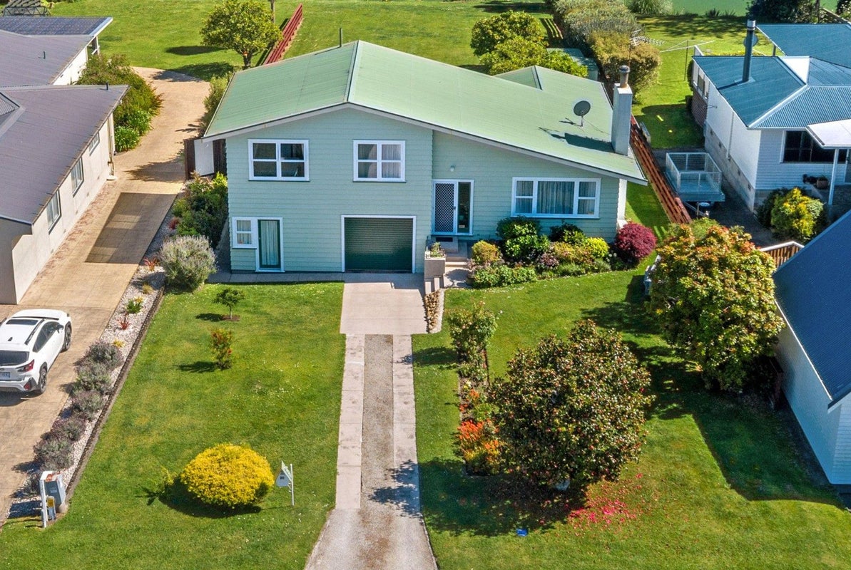 30 Marian Drive, Inner Kaiti, Gisborne - Carousel 1