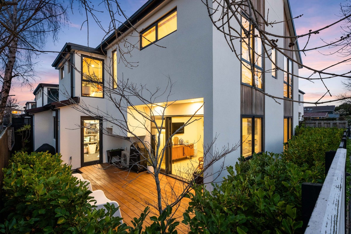 1/60 Bishop Street, St Albans, Christchurch - Carousel 1