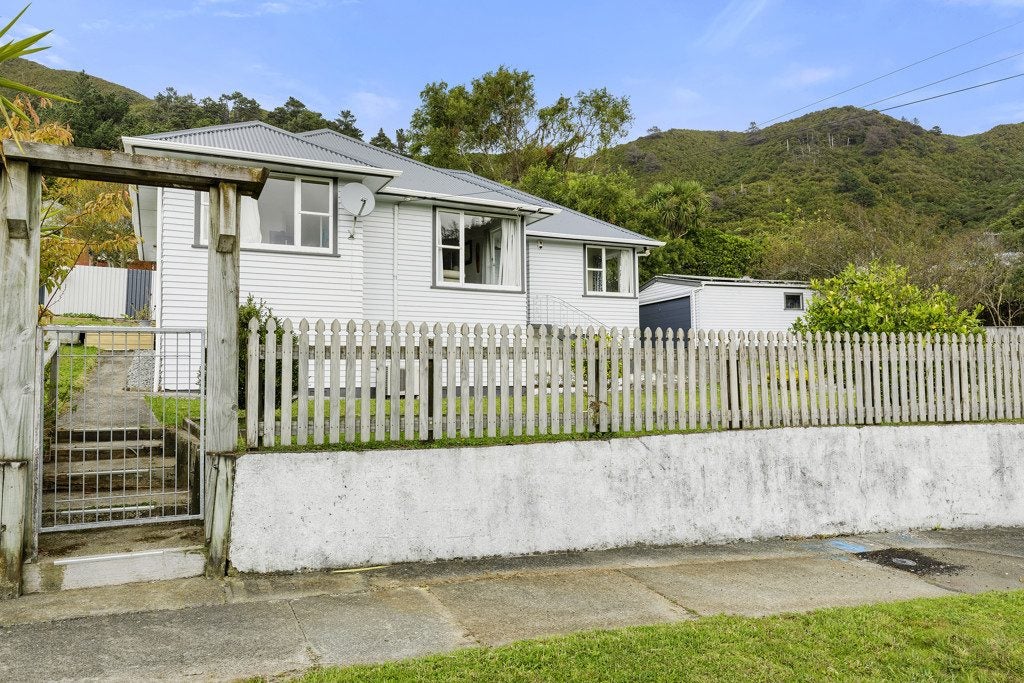 47A Judd Crescent, Naenae, Lower Hutt - Carousel 2