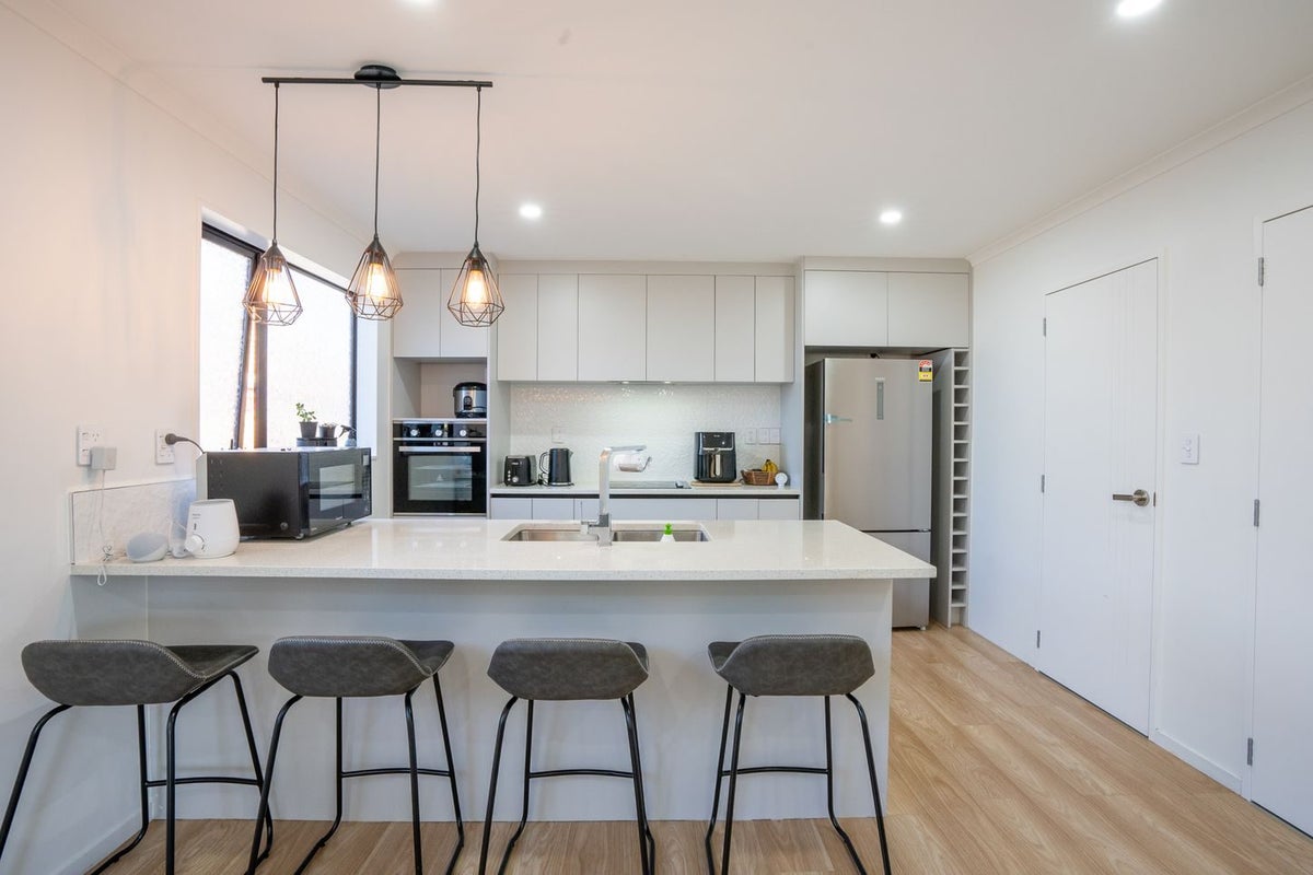 1/116 Buckland Road, Mangere East, Auckland - Carousel 1