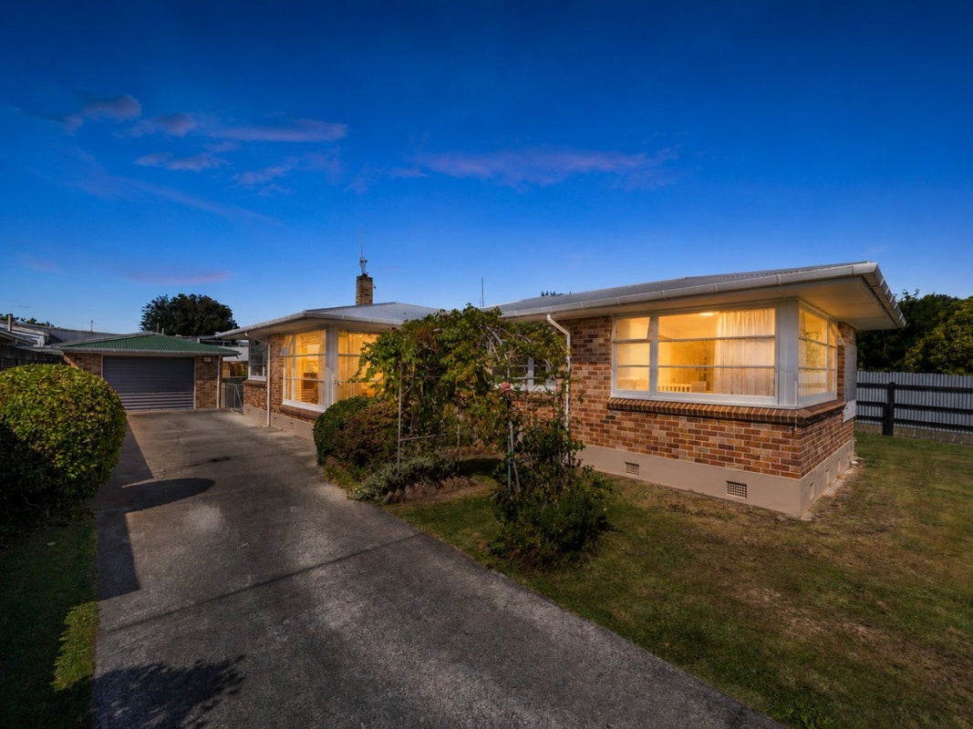 7 Innes Place, Roslyn, Palmerston North - Carousel 1