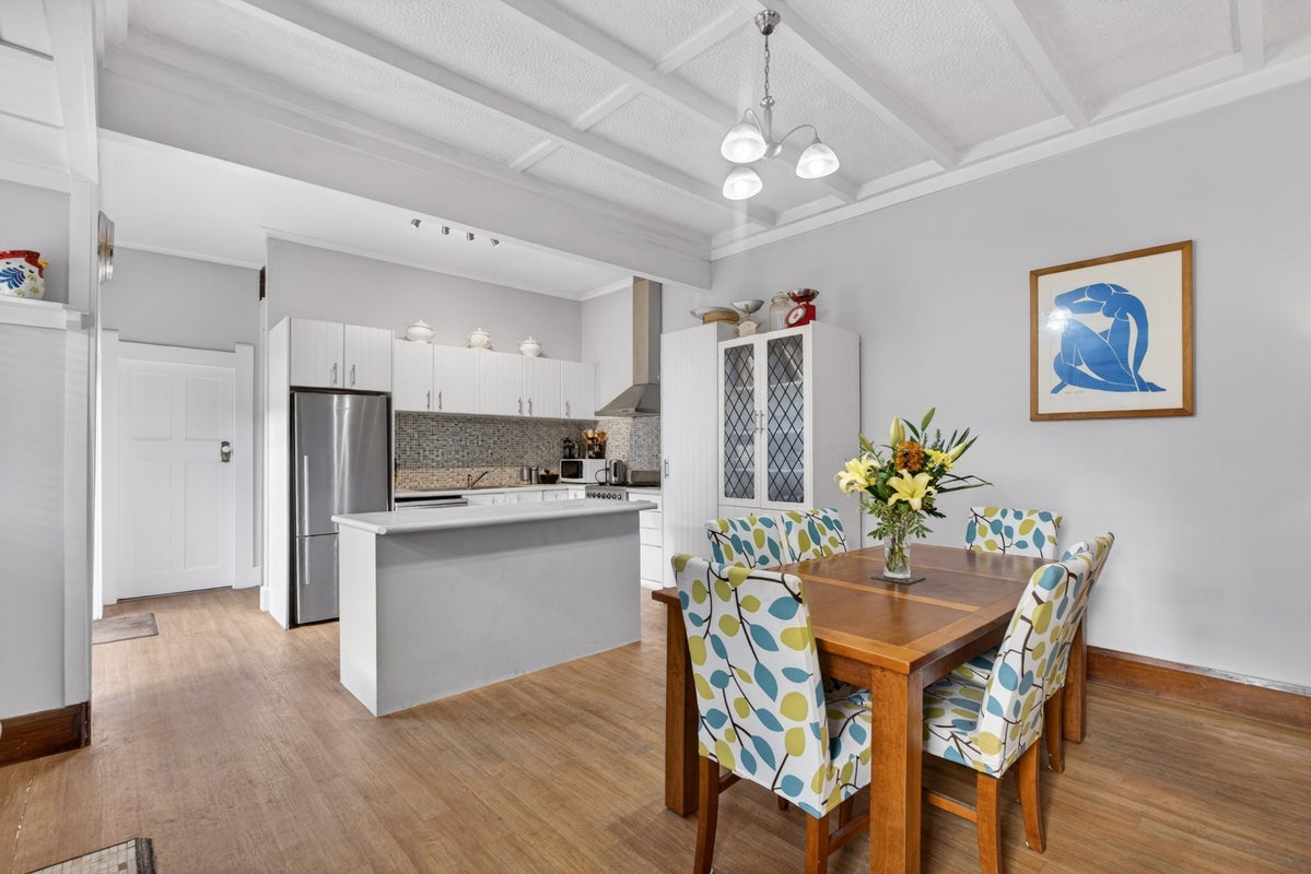 11 Burns Road, Hospital Hill, Napier - Carousel 1