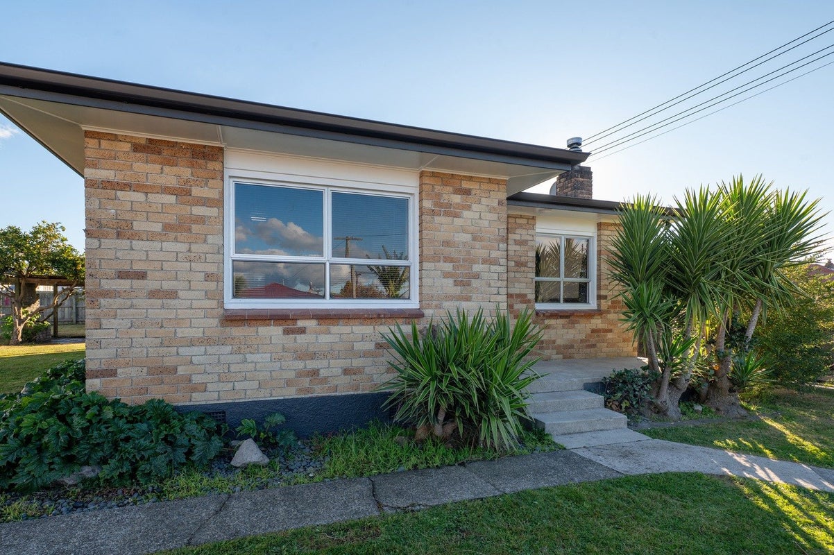 1 Kevin Street, Glenholme, Rotorua - Carousel 17
