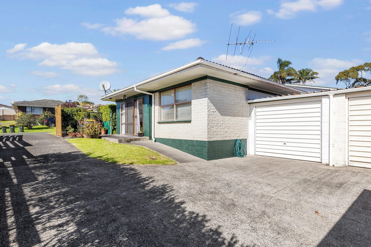 1/24 Cromdale Avenue, Highland Park, Auckland - Carousel 1