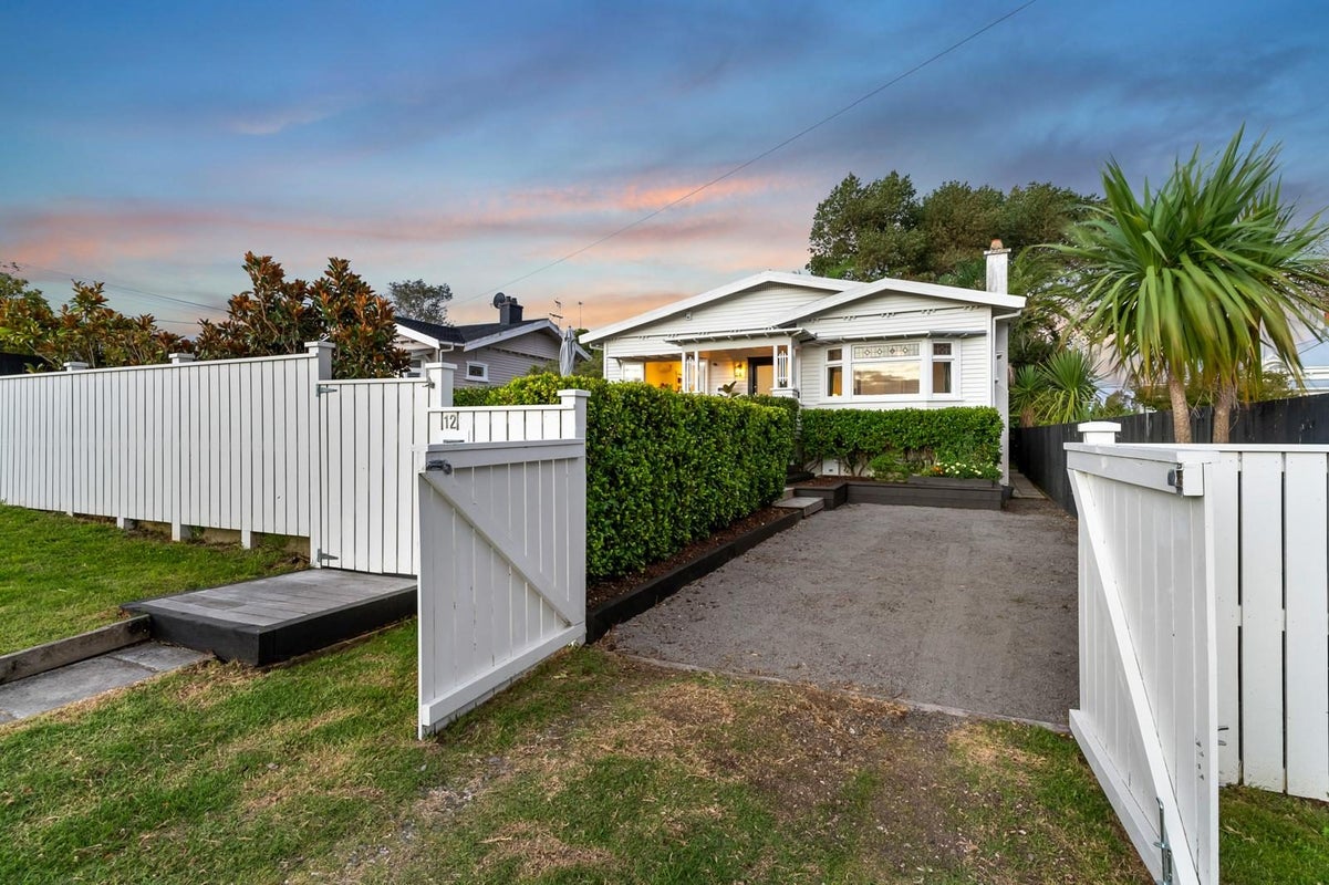 12 Birkley Road, Bayswater, Auckland - Carousel 2