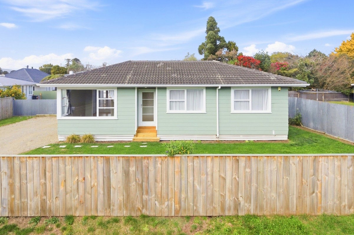 1A Ash Place, Aramoho, Whanganui - Carousel 1