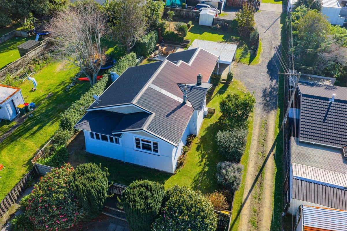 14A Walsh Road, Westown, New Plymouth - Carousel 1