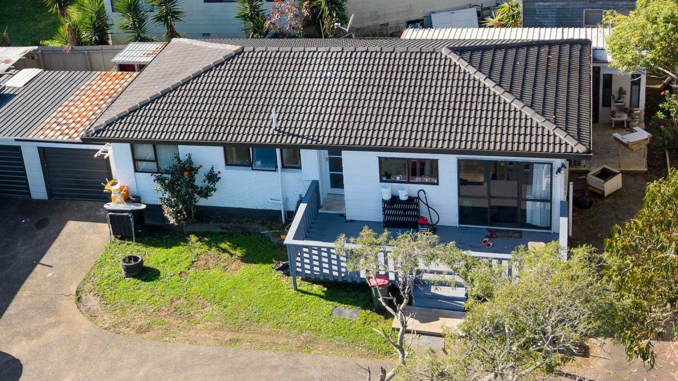 1/18 Frobisher Way, Clendon Park, Auckland - Carousel 2