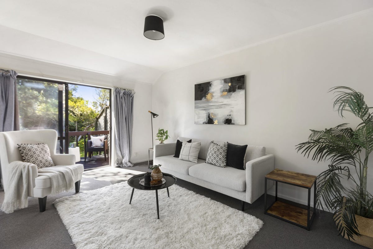 1/7 Sheridan Terrace, Johnsonville, Wellington - Carousel 1