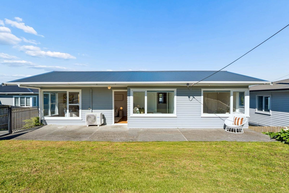 18 Saffron Street, Birkdale, Auckland - Carousel 1