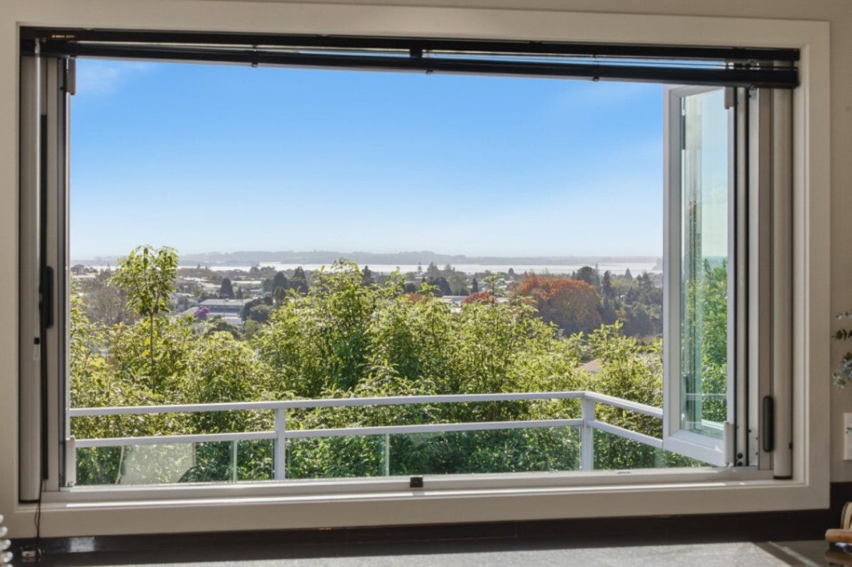 31A Brookfield Terrace, Brookfield, Tauranga - Carousel 2