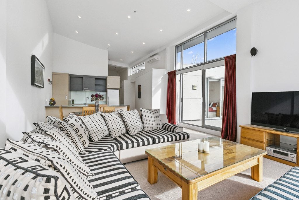 128/72 Tory Street, Te Aro, Wellington - Carousel 1