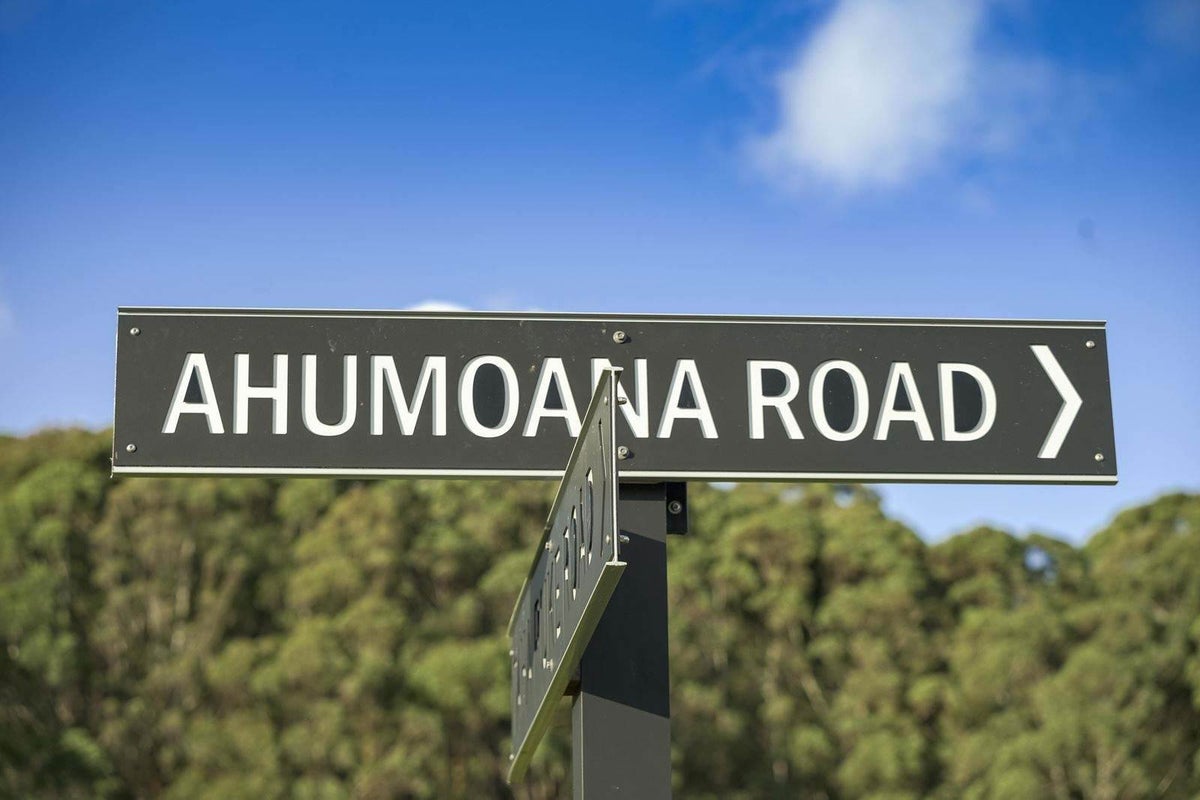 8 Ahumoana Road, Okura Bush, Silverdale - Carousel 2