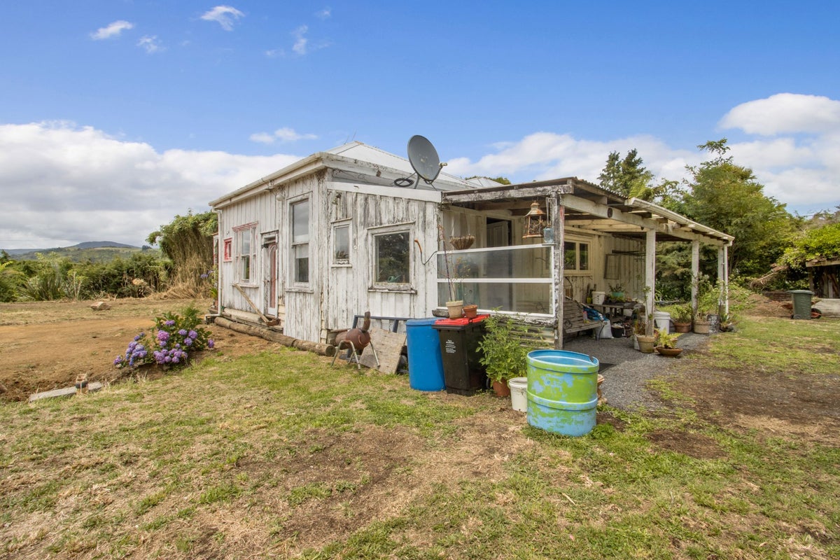 2 Abbott Road, WAIKINO, WAIHI - Carousel 14