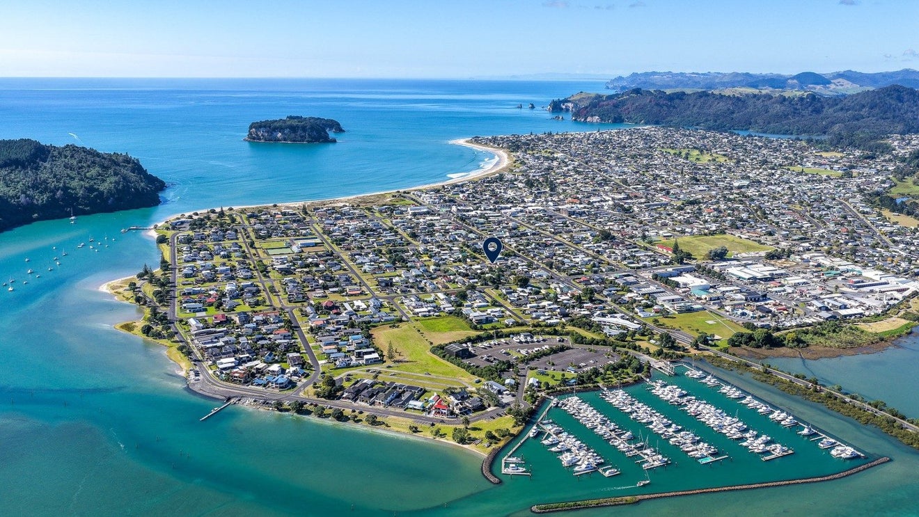 201A The Square, Whangamata, Whangamata - Carousel 15