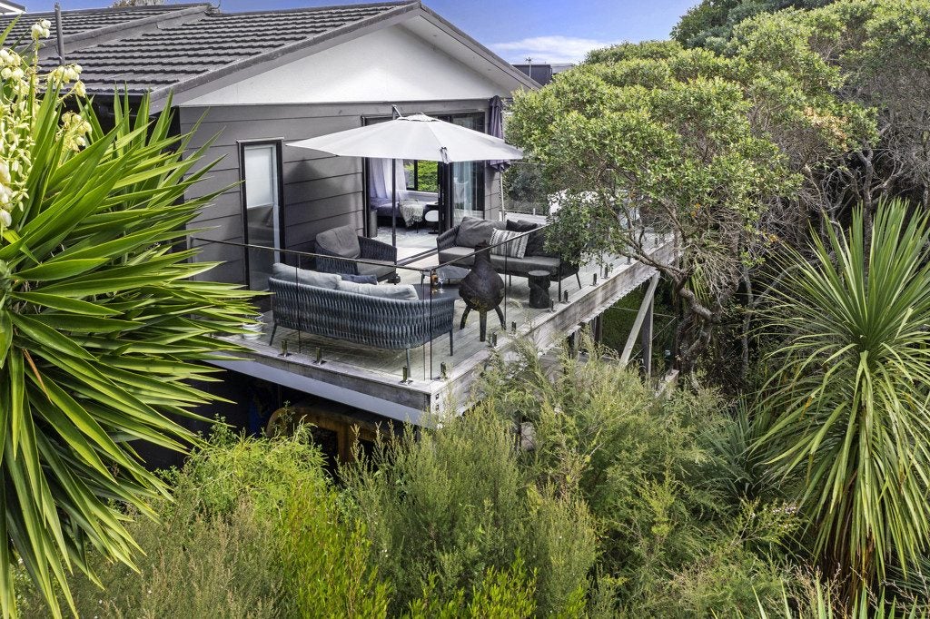 2/47 Drake Street, Howick, Auckland - Carousel 1