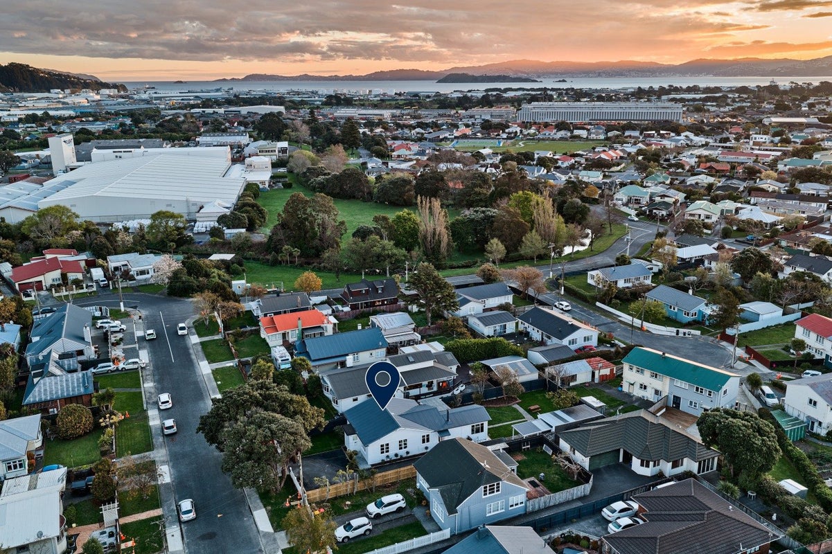 14 Waitui Crescent, Waiwhetu, Lower Hutt - Carousel 27