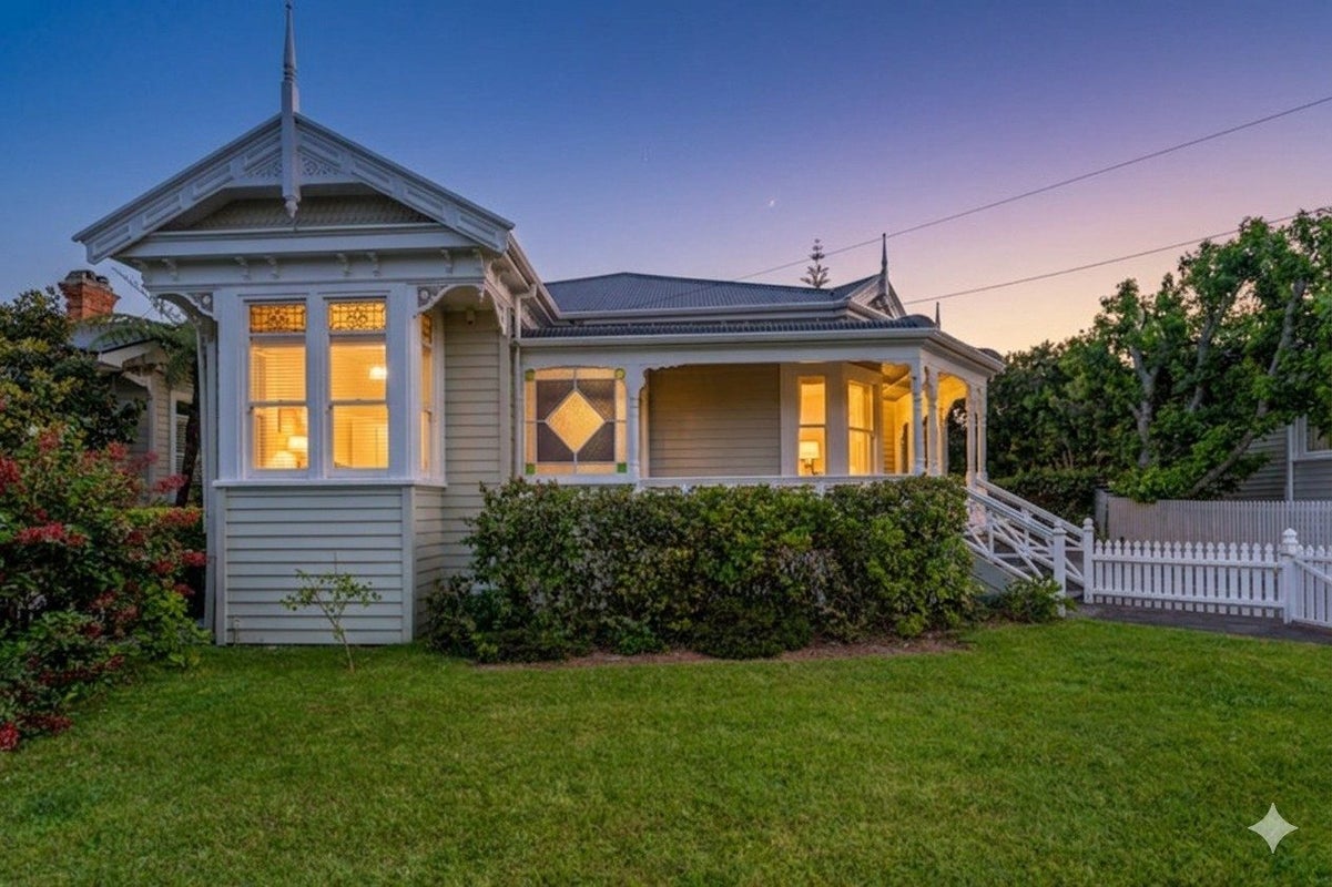 1/20 Russell Street, Stanley Point, Auckland - Carousel 1