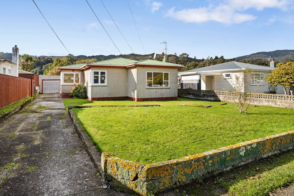 59 Bledisloe Crescent, Wainuiomata, Lower Hutt - Carousel 2