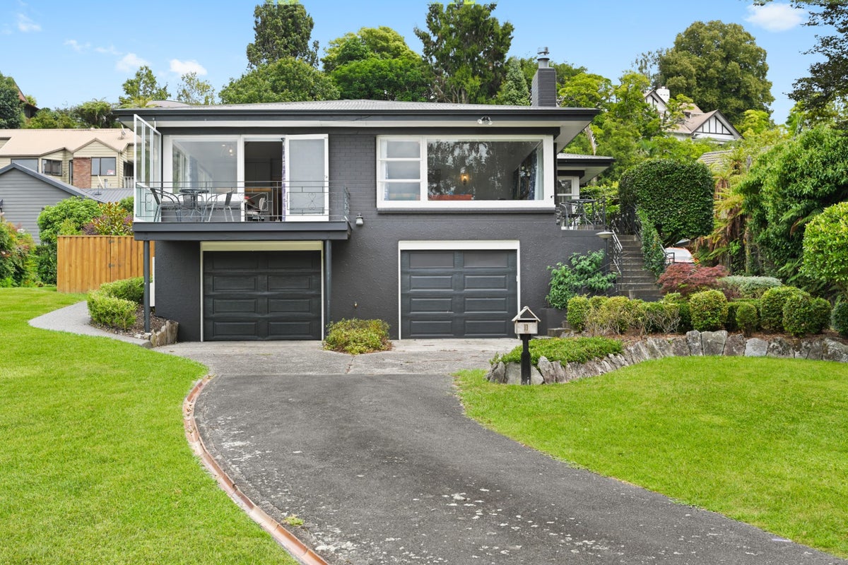 11 Hamilton Parade, Hamilton Central, Hamilton - Carousel 21