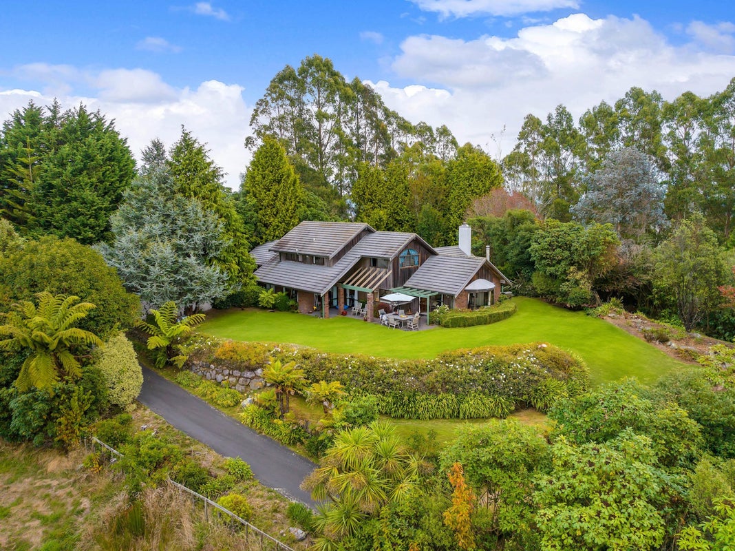 136 Highland Drive, Acacia Bay, Taupo - Carousel 2