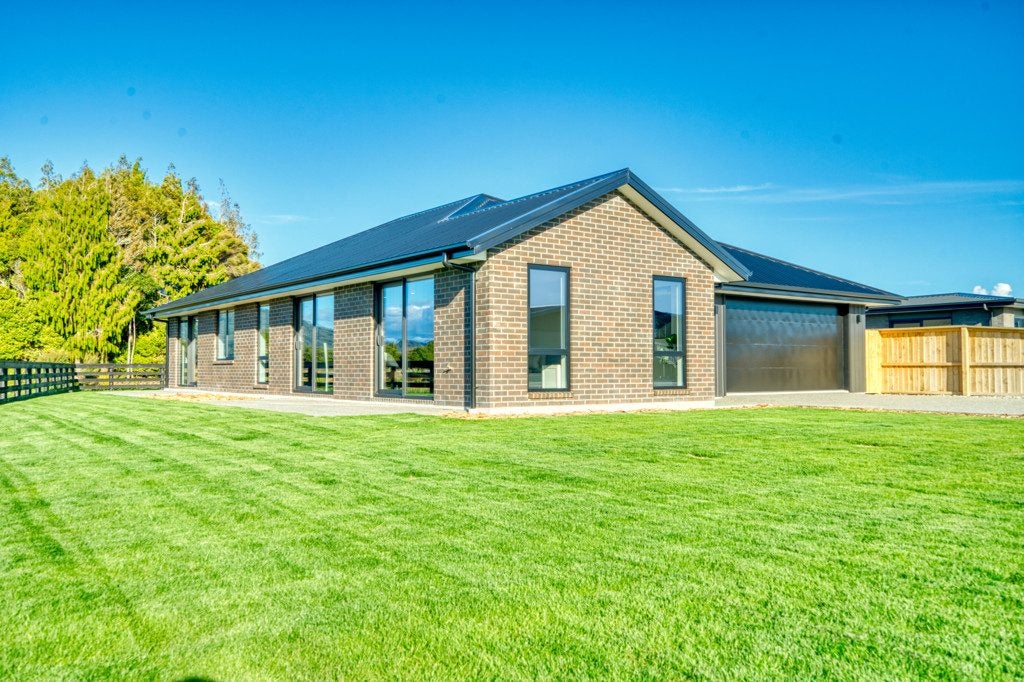 10 Hinau Crescent, Kaiata, Greymouth - Carousel 1