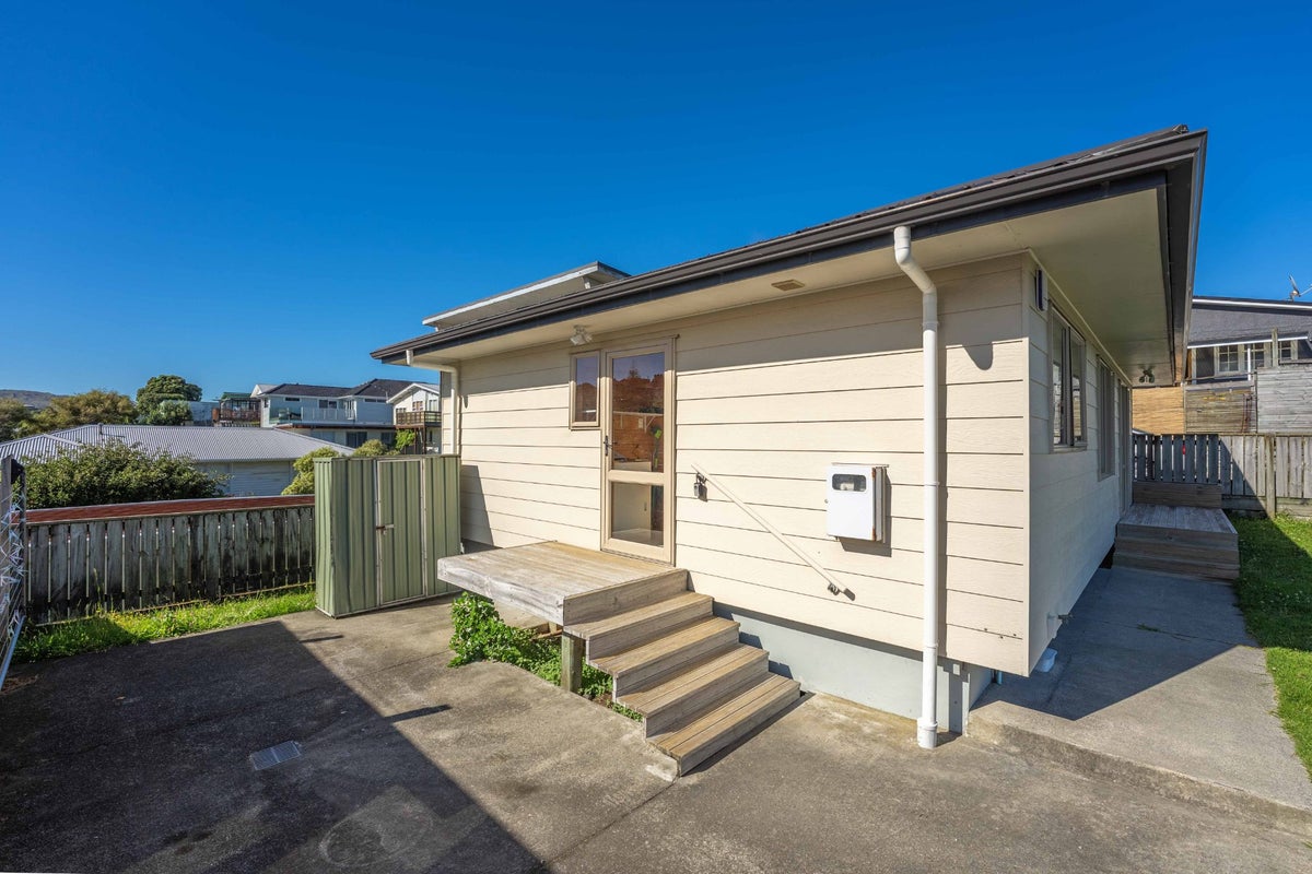 2 Dimock Street, Titahi Bay, Porirua - Carousel 18