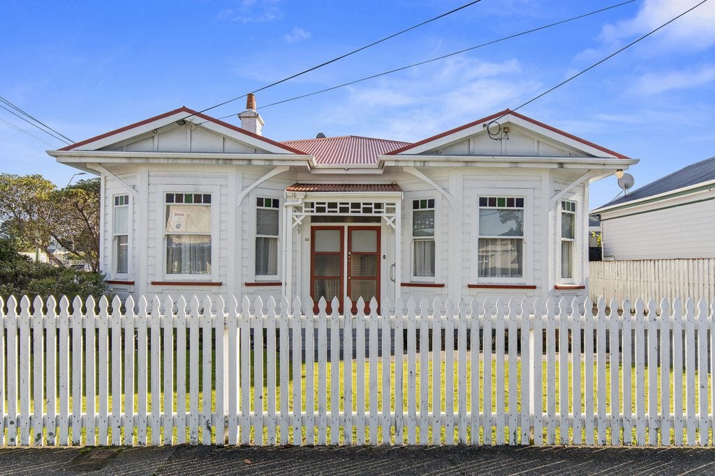 111 Cuba Street, Petone, Lower Hutt - Carousel 19