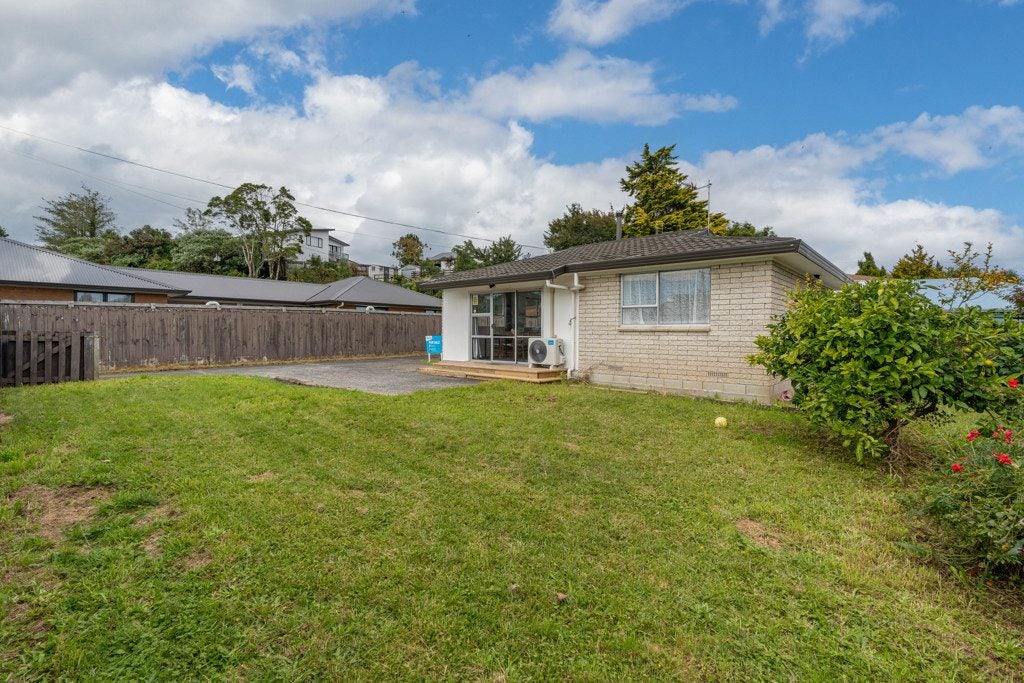6B Glenview Terrace, Glenview, Hamilton - Carousel 1