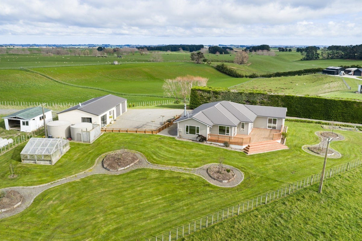 225 Makara Road, Halcombe, Feilding - Carousel 2