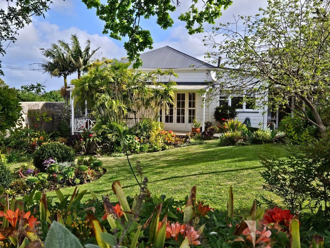 12 Grey Street, Regent, Whangarei - Carousel 1