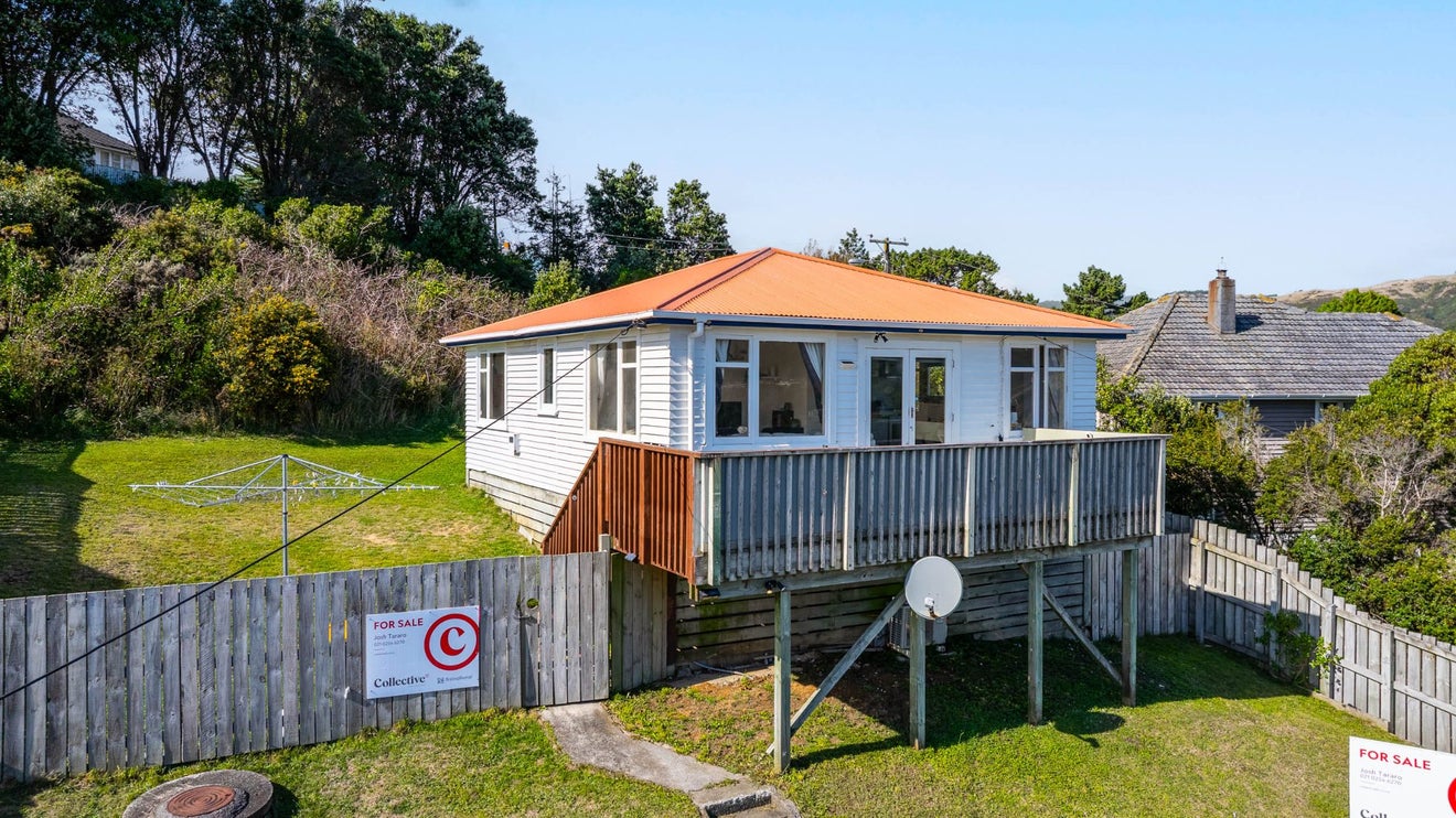 11 Dorset Grove, Cannons Creek, Porirua - Carousel 2