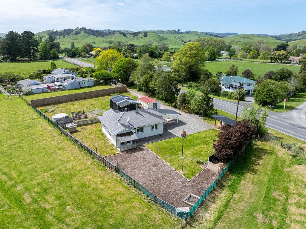 971 Masterton Castlepoint Road, Tauweru, Masterton - Carousel 23