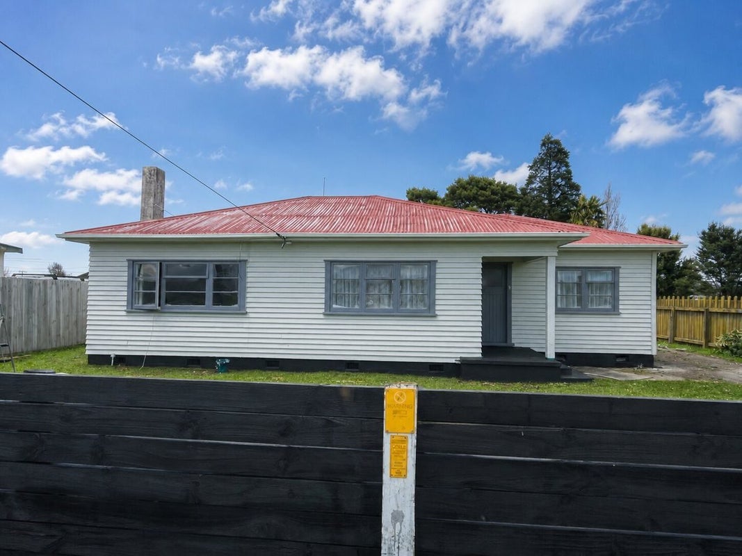 64 Dundas Road, Sanson, Sanson - Carousel 1