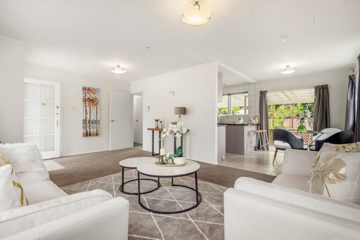 28 Fairdale Avenue, Red Hill, Papakura - Carousel 15
