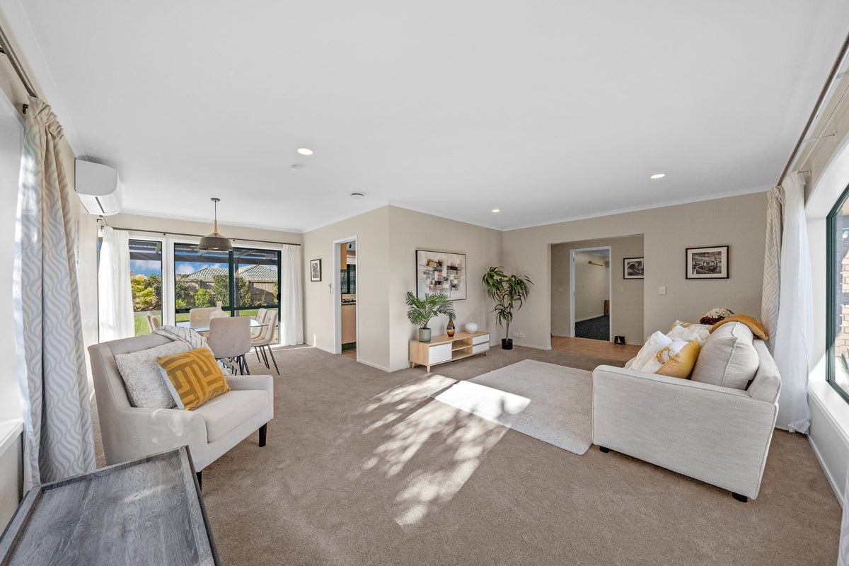 3 Russett Grove, Henderson, Auckland - Carousel 2