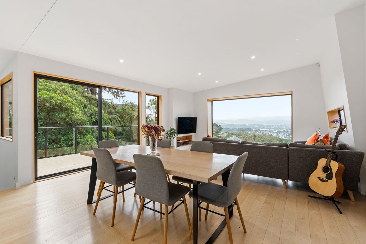 46A Mana Street, Vogeltown, Wellington - Carousel 1