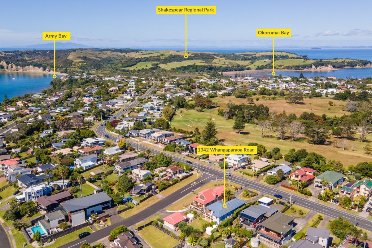 1342 Whangaparaoa Road, Army Bay, Whangaparaoa - Carousel 31