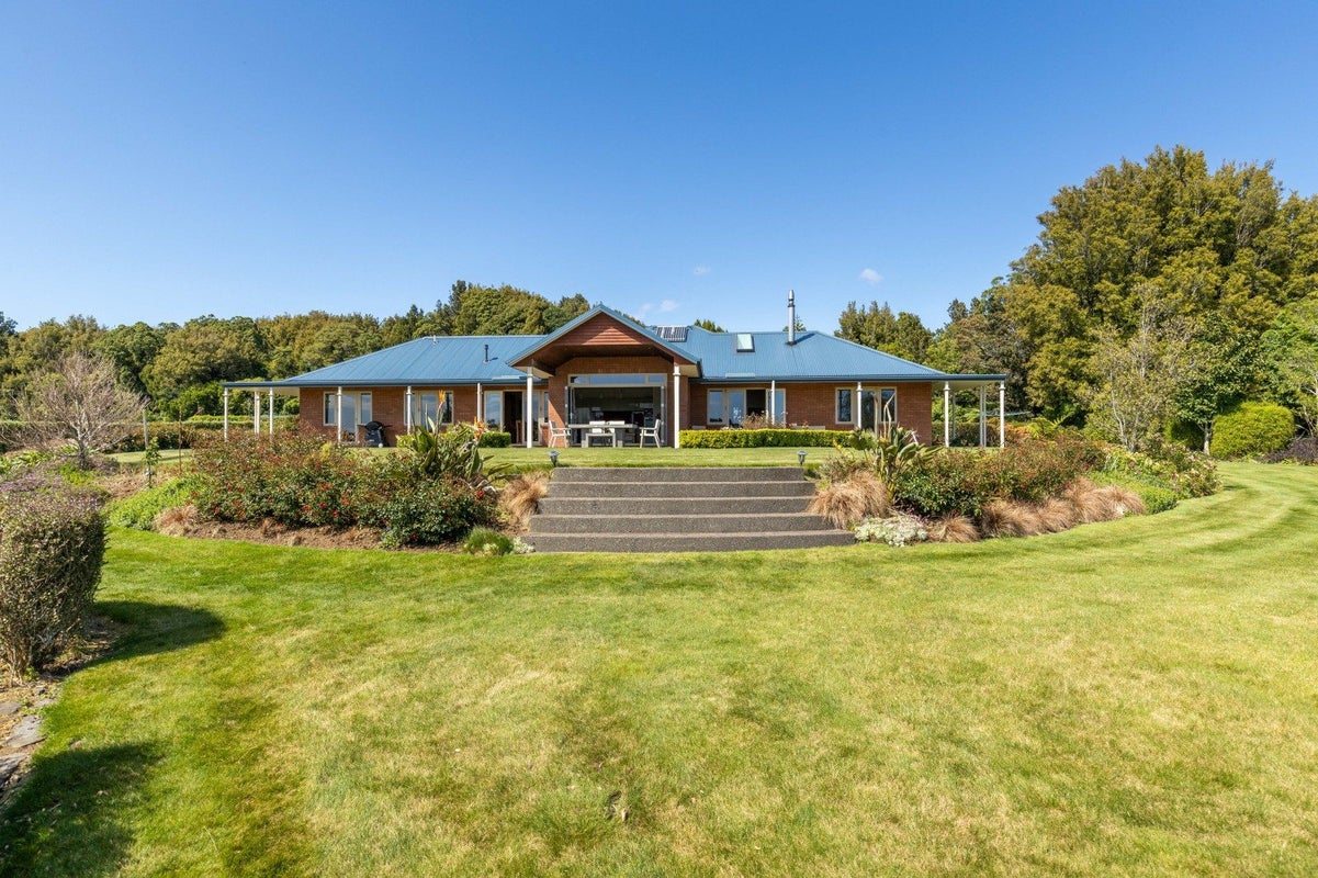 111 Hurworth Road, Hurworth, New Plymouth - Carousel 1