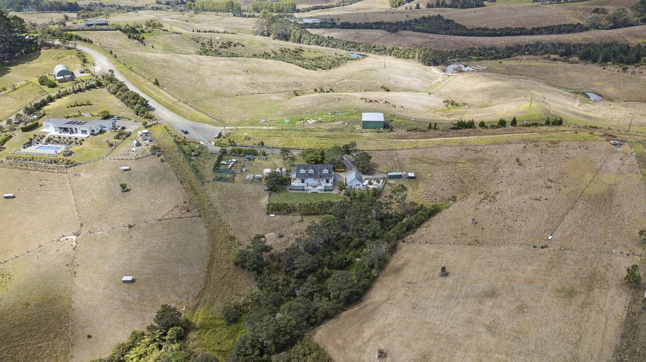 176 Valley Road, Kaukapakapa - Carousel 50